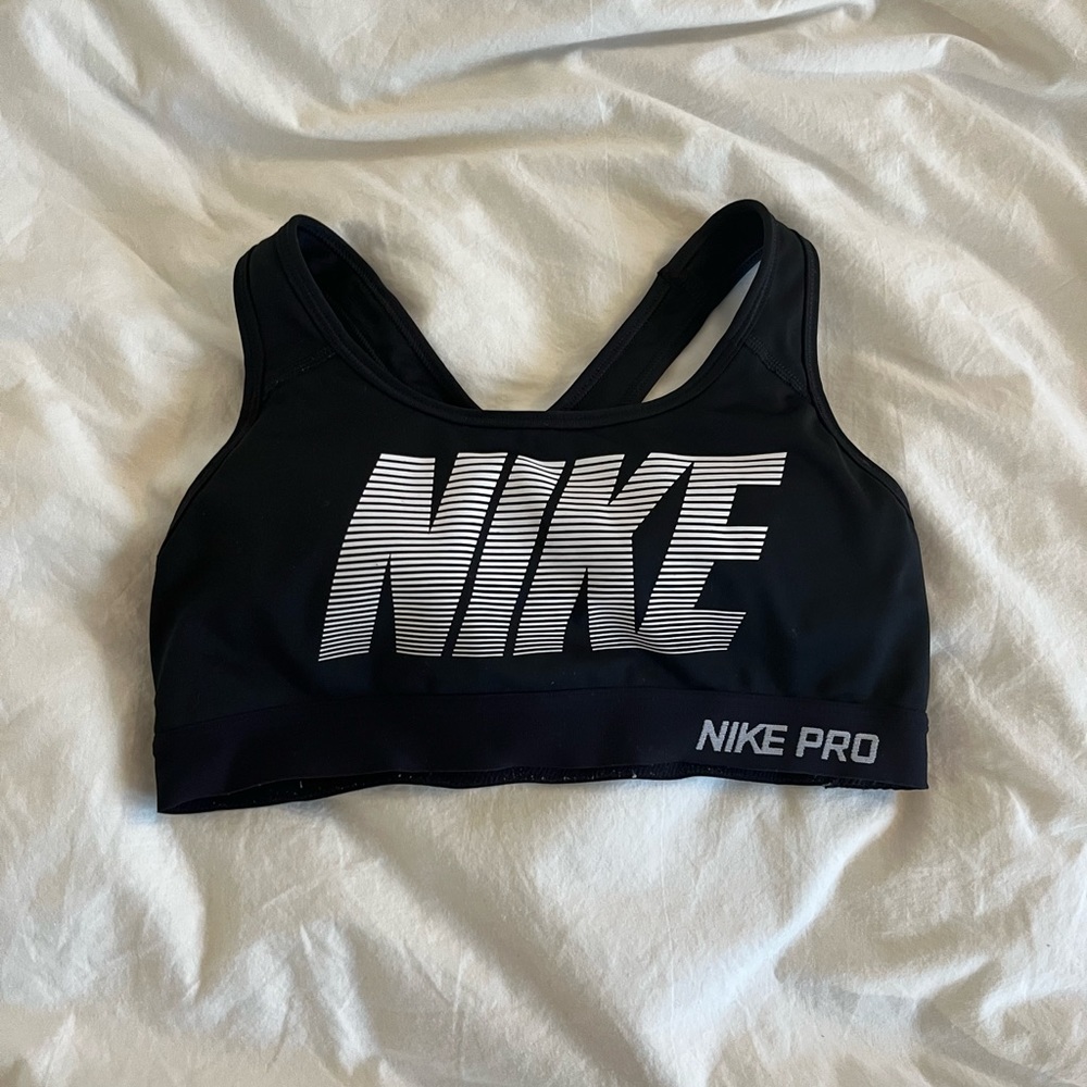 Nike pro sports bra